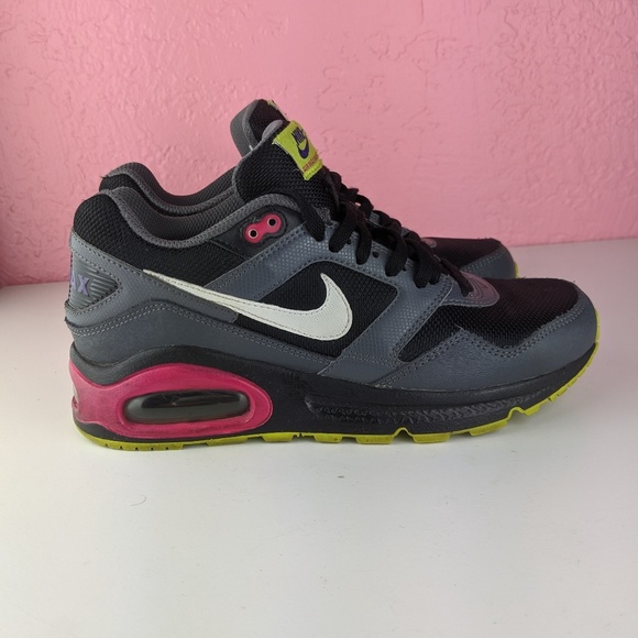 Nike Shoes - Nike air Max women's size 6